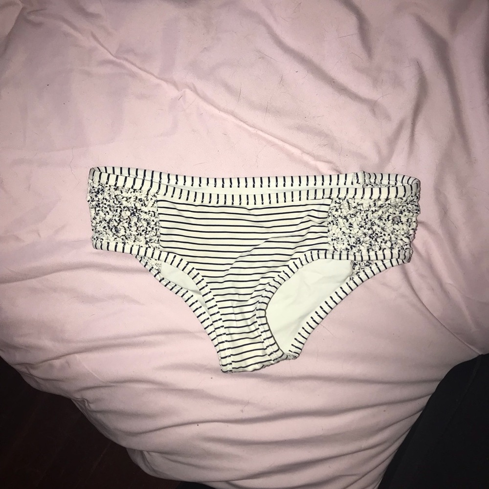 Frankys bikini - Picture 2 of 5